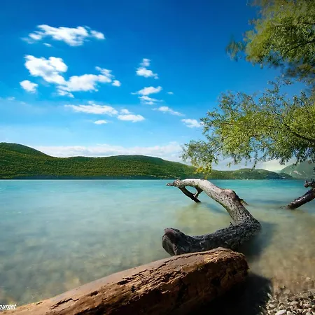 Apartment T1 Bis En Avec Parking A - Fr-1-555-76 Aix-les-Bains